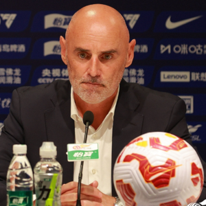 中超第13轮:青岛两队搅乱争冠格局,上港彻底退出争冠行列?