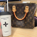 茉莉奶白抄袭LV被判赔1030万，大量网友支持上诉，奶茶爆单，到底为何？