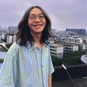 10.拔刺的鹅｜张若水“树底下的牛儿在吃草一会儿一个状态，天空上的云朵在吹...”