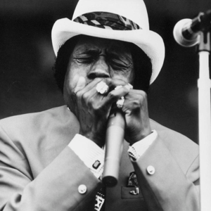 19341209 Junior Wells 紧跟时代,拉阔蓝调。