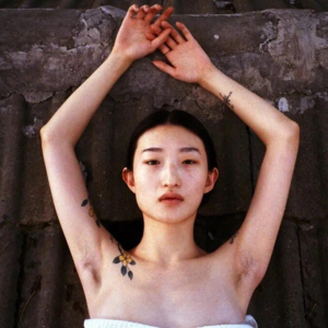 T101木同镜语｜「罗洋」双臂下的黑色羽翼