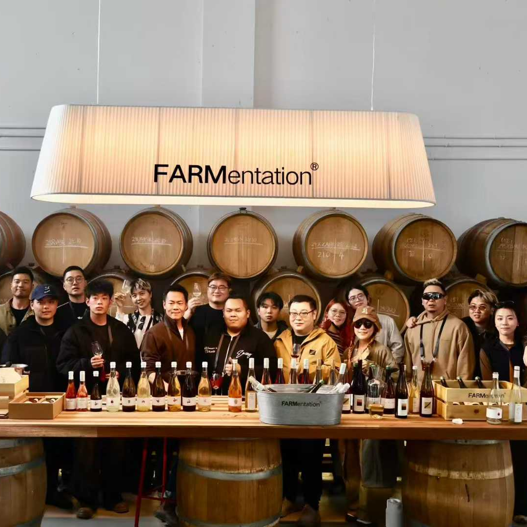 263 和罗宇晨在云南聊天