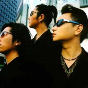 跟随山鹰组合的音乐，一起寻找那消失在山后面的声音