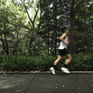 周休三日的查克