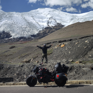 Sta.011 他跨上摩托，奔向珠峰