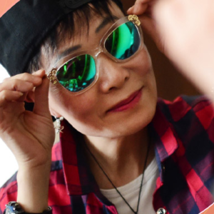 退休后，“妈妈”变回了她