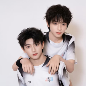 内娱CP千千万，时代峰峻占一半，剧本之外的跨代CP橹穆