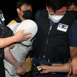 酒局上、生产后、他乡里｜8月性别大事记