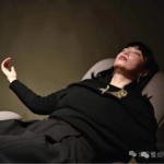 V015.Tina's solo: 5万起步的悬浮椅，一躺上去就开始自我催眠