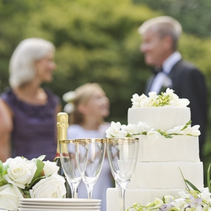 连婚宴甜品都会涨价，关税让美国婚礼更贵