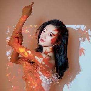 “争议富贵花”景甜：资源咖or恋爱脑，哪个才是真的她？
