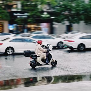 Vol. 131 现场｜雨声包围大声聊天喝咖啡