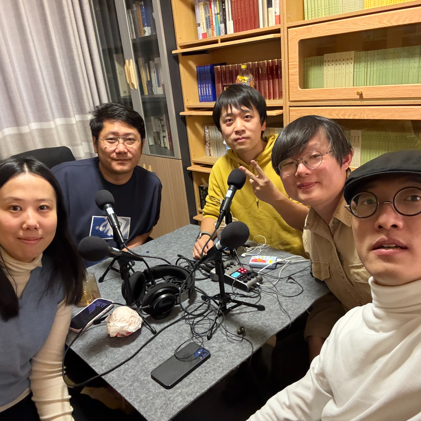 从零开始聊《屋》：和金花聊聊他的第一部电影 episode artwork