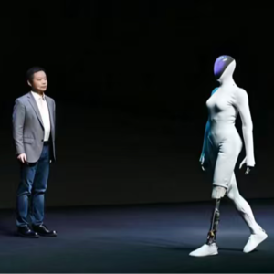 小鹏教科书级宣传战:从 “真人假扮” 争议到技术崇拜,国产科技如何逆转舆论?