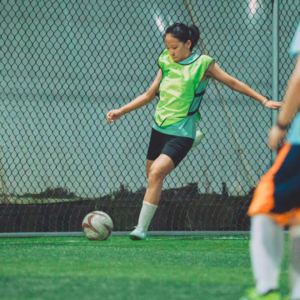 海淀牛娃考进「清华最难顶数学班」，她说足球的尽头是数学？｜009