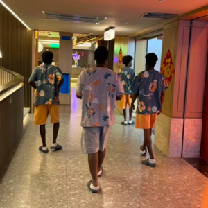 Vol.504|加60元可过夜、公司团建新场景：入境游客正涌入洗浴中心