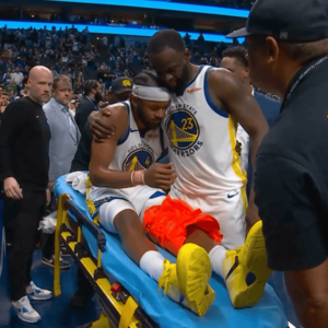 勇士战胜独行侠，穆迪重伤退场，格林赶紧退役吧！