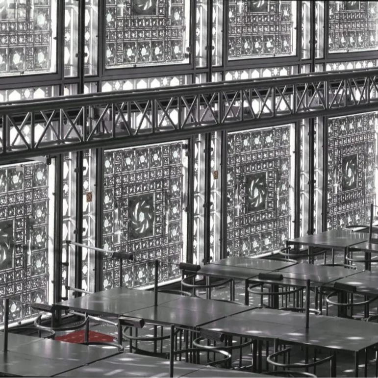 cover of episode 《独异之物》：一个反文化的哲学家VS一个反建筑的建筑师