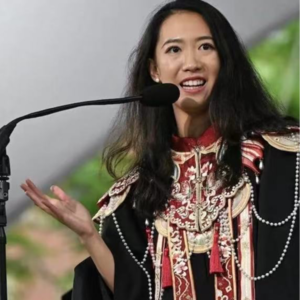 讲演不在于精彩而是能喊醒“总统先生”/蒋雨融哈佛毕业季演讲