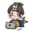 吻向日葵的小鹿