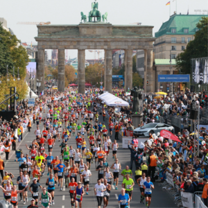 EP256: 柏林马拉松 | 50届!世界最快速赛道是否当之无愧?最实惠大满贯名存实亡?
