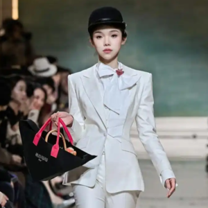 前瞻钱瞻-243. 农业+IP+文旅，桃喜莓莓如何跨界打造“莓”好商业模式？