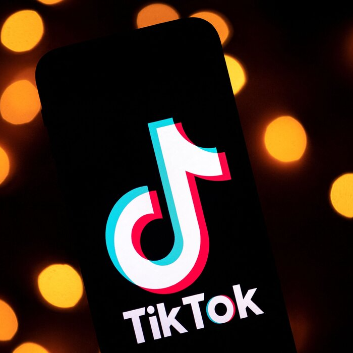 【周报】｜TikTok美国实体分拆详情；智谱与MiniMax争抢全球大模型第一股 episode artwork