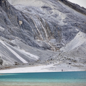 雪山之书：“愿每个走在自己路上的灵魂都步伐坚定”