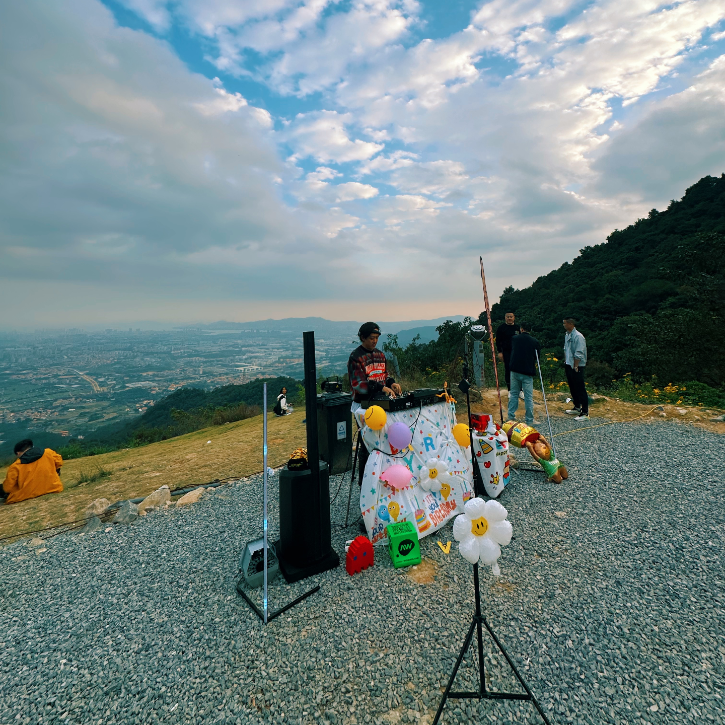 CHIVEL | Blue Mountain 2024 午后徐来 episode artwork