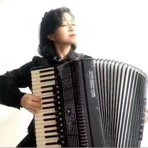 与徐洁老师对谈：在讲台上授课，在舞台上表演，愿每个人的青春都被温柔以待