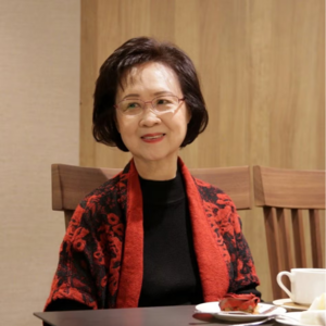 过时的不是琼瑶,是“爱情至上”
