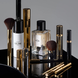 48. 精神股东(六)Celine进军彩妆/韩束微短剧红利/护发赛道高端化/BPO与FDA