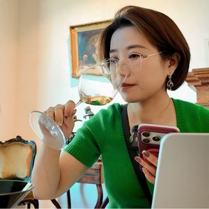 Anni喜欢葡萄酒