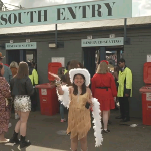 BBC Newsround｜泰勒·斯威夫特时代巡演：爱丁堡霉粉的观前准备