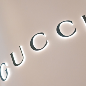 古驰母公司上半年利润几乎腰斩