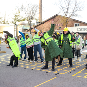 EP15 山与回声×鲜卓恒 | 艺术圈16年搬砖史，从琐碎中建起的职业价值感
