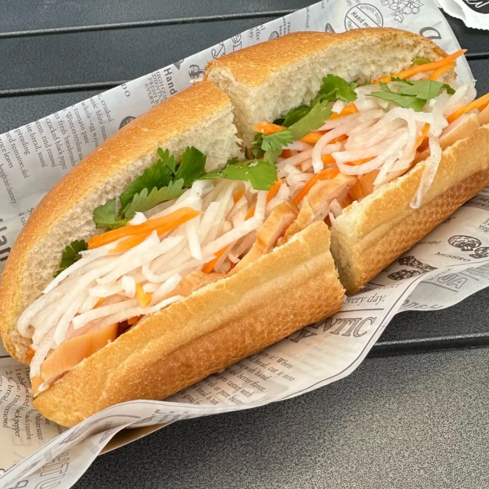 cover of episode 如何在北京山里把越南三明治卖火——对谈檐下cafe朱老板