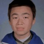 沙滩上的一只狗