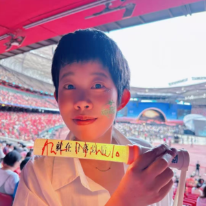 02聊天|她是心脏长在右边，被诊断“活不过三岁”的孙妖妖，她做了一个话剧团