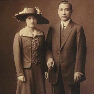 宋庆龄：从跳窗私奔嫁国父到全中国孩子的宋奶奶