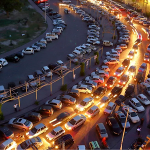 审视汽车价格战 |《财经》封面