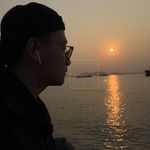 我和他走远