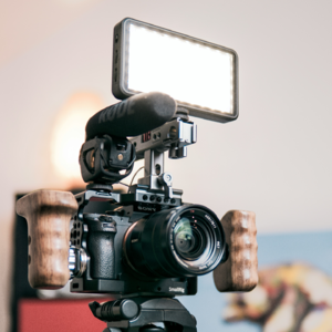 思人生|我们的生活无法存在于别人的vlog。