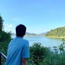 没事就爱哼着歌