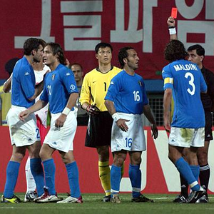 No.10 【世界杯往事】02年韩日世界杯:抢主办权、黑哨与意大利球迷24年的意难平