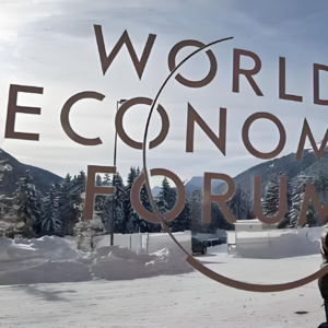 EP059. 达沃斯2026:大佬们的 AI 预言,哪些会成真?哪些是谎言?