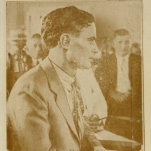 飞机投弹+土制装甲车，伊利诺伊州特色不可不品尝。查尔斯·伯杰和谢尔顿兄弟帮的私酒战争