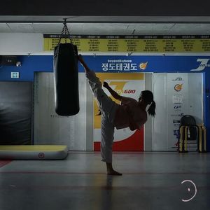 Ep016:《世界的主人》,伤痛会传递,爱也是