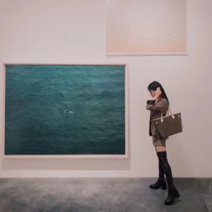 北京“繁花”故事,“我,就是李李”|对谈Lily