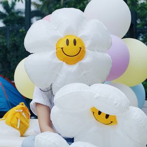 四月贴地飞行